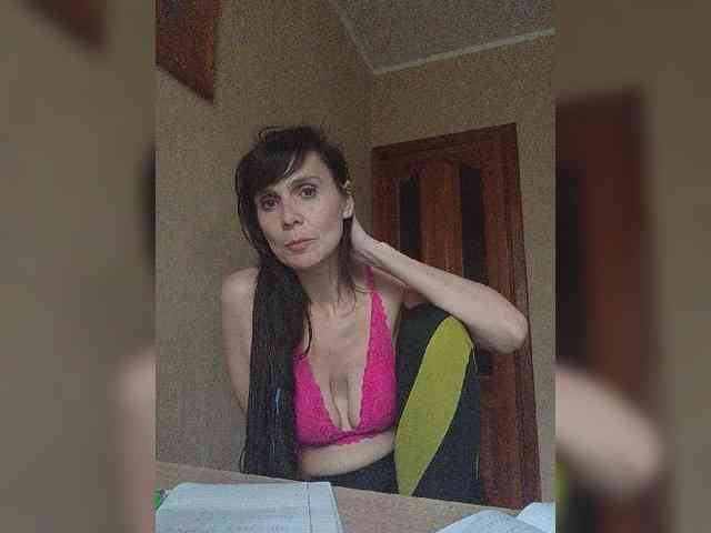 Hellenalonenochka webcam