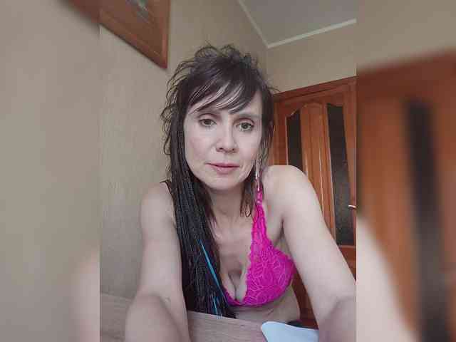 Hellenalonenochka webcam