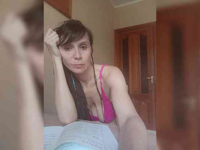 Model: Hellenalonenochka