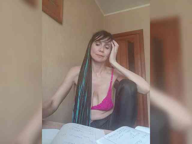 Hellenalonenochka webcam
