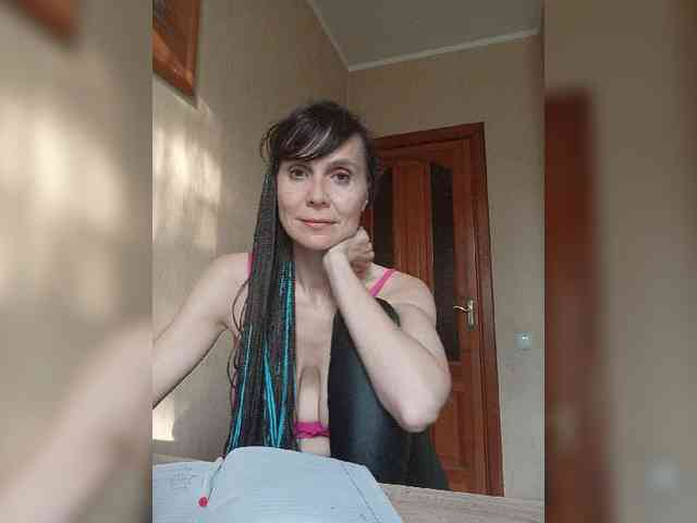 Hellenalonenochka webcam