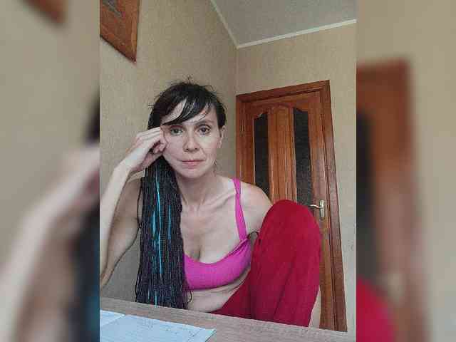 Hellenalonenochka webcam