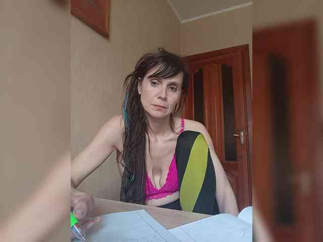 Hellenalonenochka webcam
