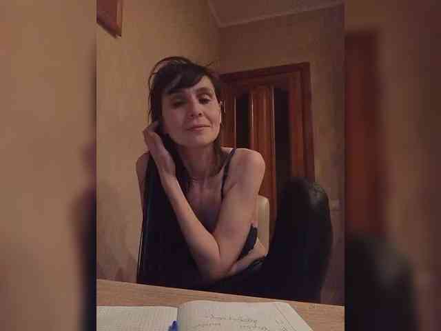 Hellenalonenochka webcam