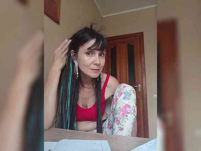 Hellenalonenochka webcam