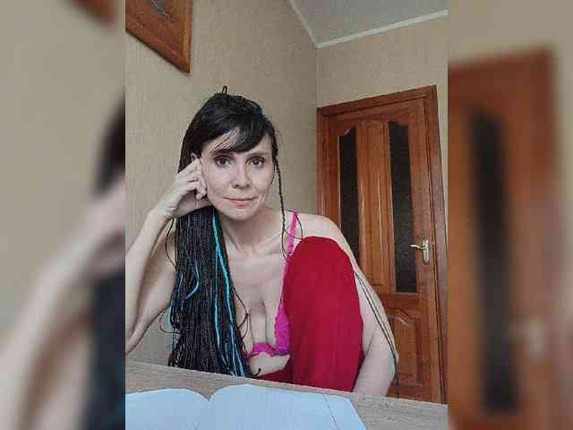 Hellenalonenochka webcam