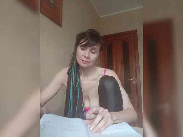 Hellenalonenochka webcam