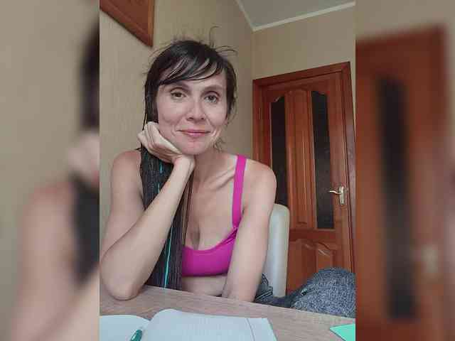 Hellenalonenochka webcam