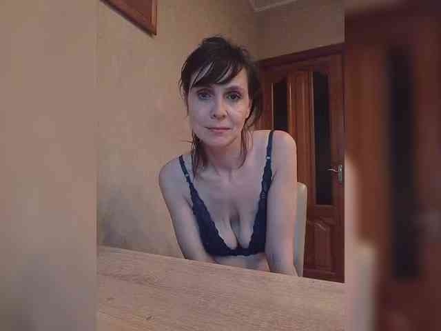 Hellenalonenochka webcam