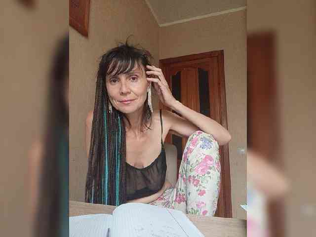 Hellenalonenochka webcam