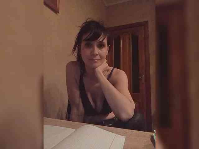 Hellenalonenochka webcam