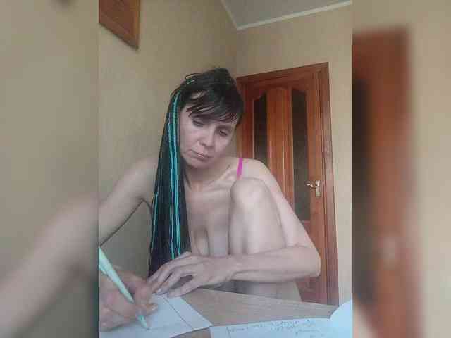 Hellenalonenochka webcam