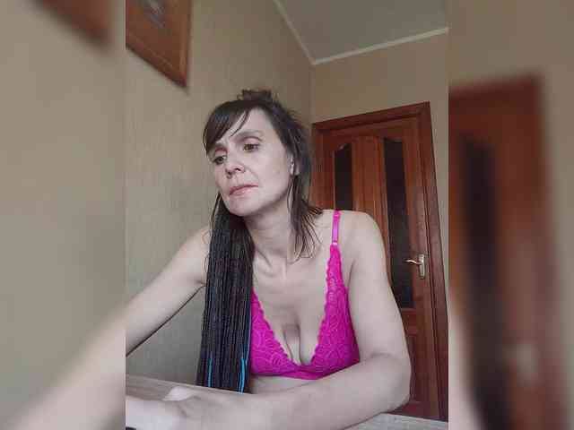 Hellenalonenochka webcam