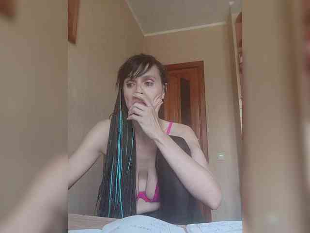 Hellenalonenochka webcam