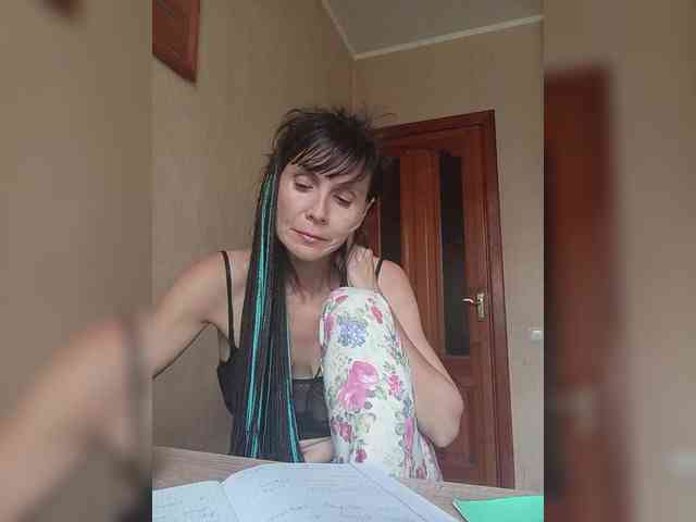 Hellenalonenochka webcam