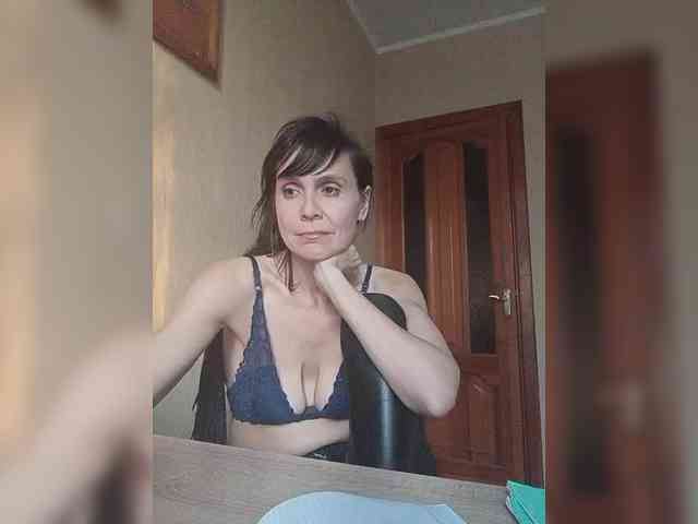 Hellenalonenochka webcam