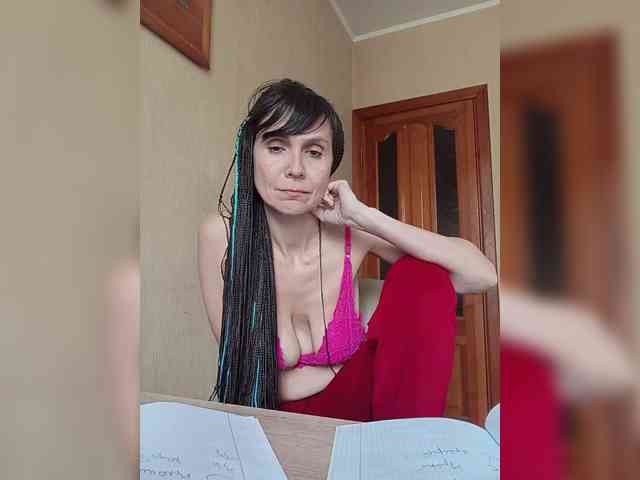 Hellenalonenochka webcam