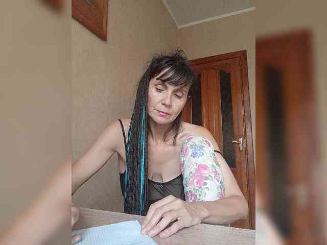 Hellenalonenochka webcam