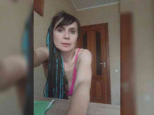 Hellenalonenochka webcam