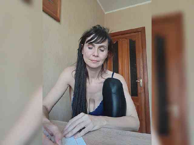 Hellenalonenochka webcam