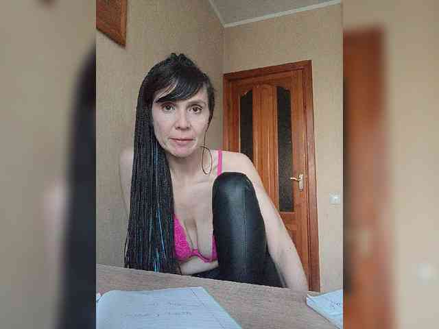 Hellenalonenochka webcam
