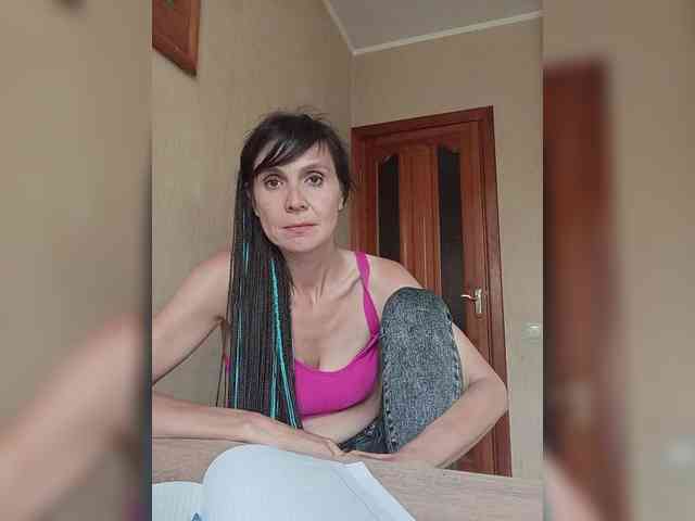 Hellenalonenochka webcam