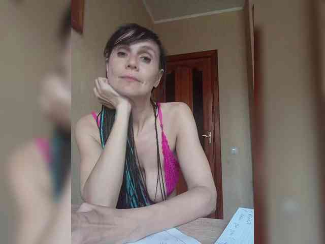 Hellenalonenochka webcam