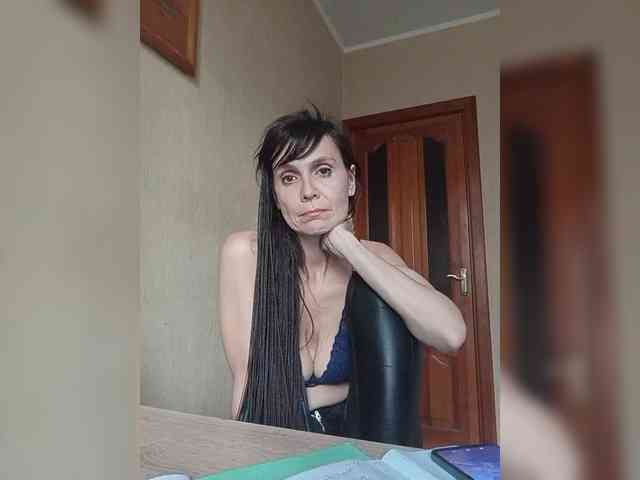 Hellenalonenochka webcam