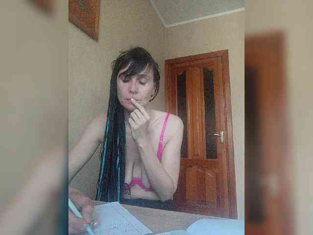 Hellenalonenochka webcam