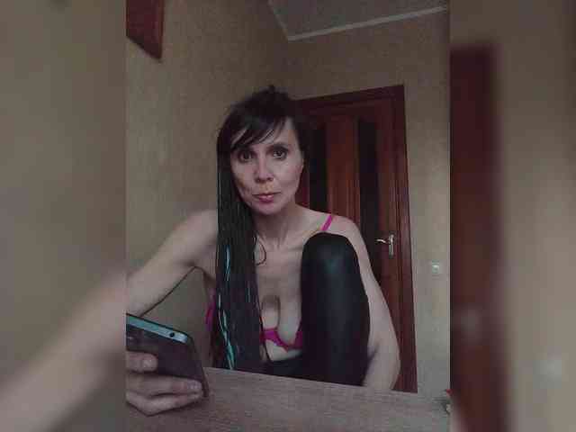 Hellenalonenochka webcam