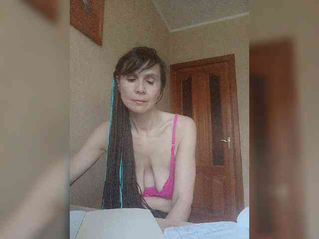Hellenalonenochka webcam
