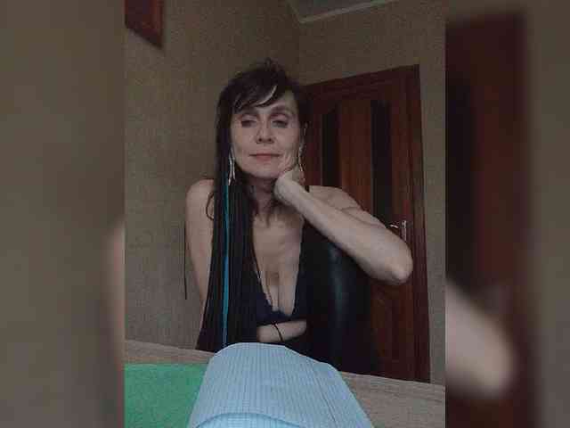 Hellenalonenochka webcam