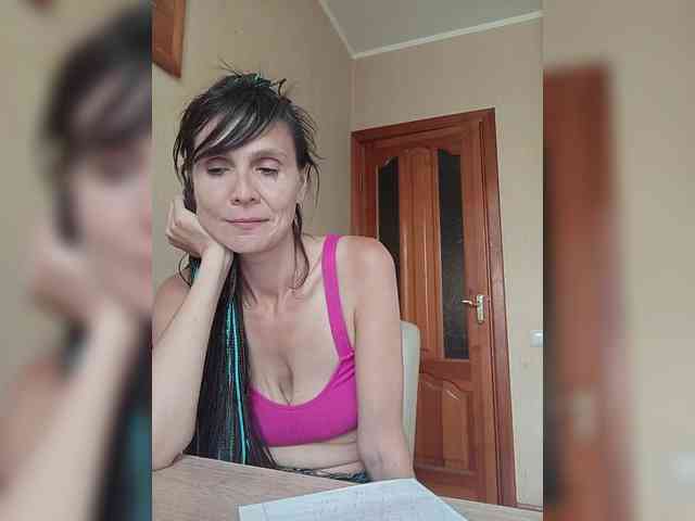 Hellenalonenochka webcam