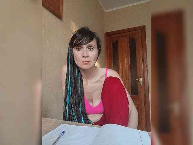 Hellenalonenochka webcam