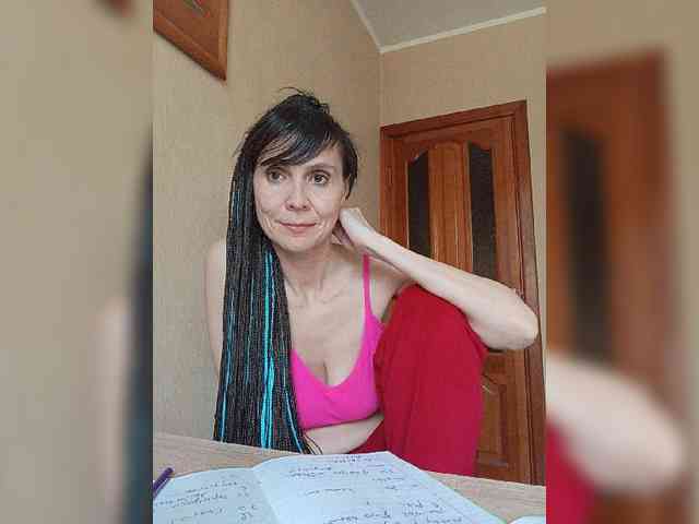 Hellenalonenochka webcam