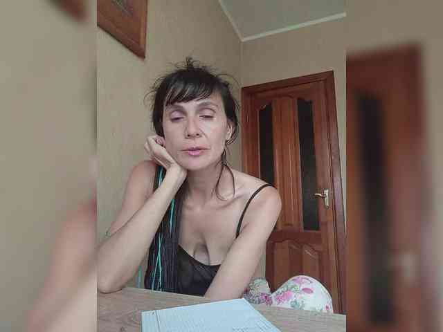 Hellenalonenochka webcam
