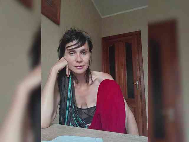 Hellenalonenochka webcam