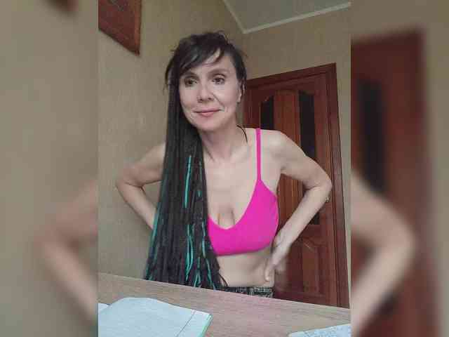 Hellenalonenochka webcam