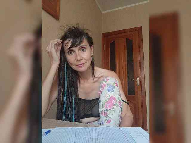 Hellenalonenochka webcam