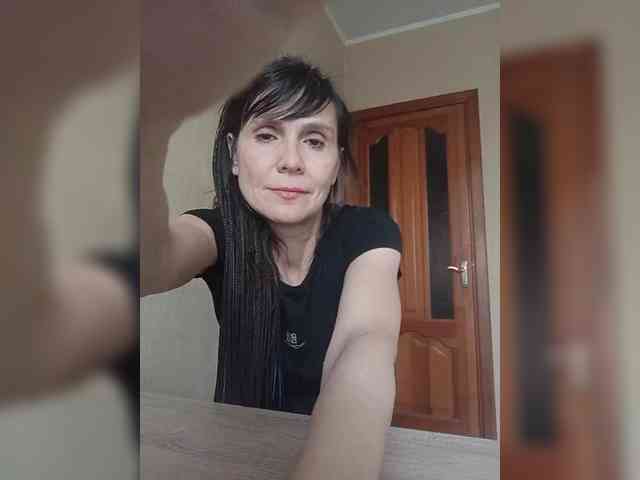 Hellenalonenochka webcam