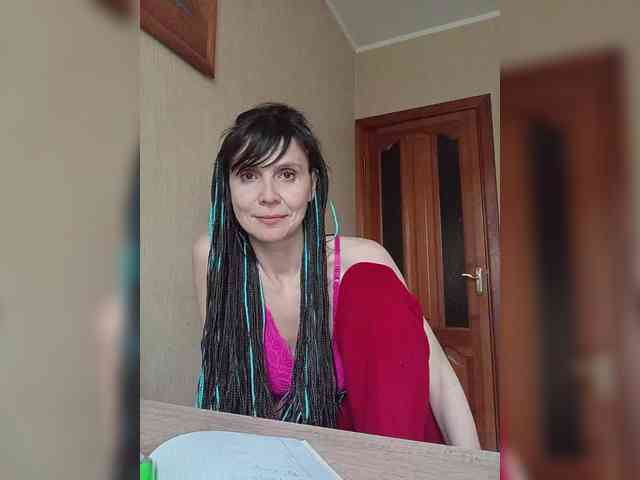 Hellenalonenochka webcam