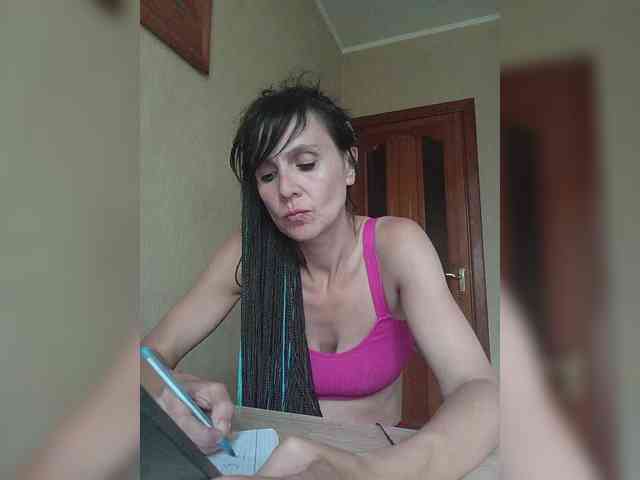 Hellenalonenochka webcam