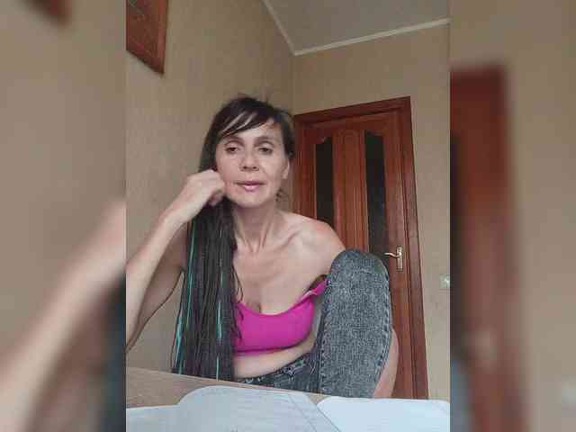 Hellenalonenochka webcam