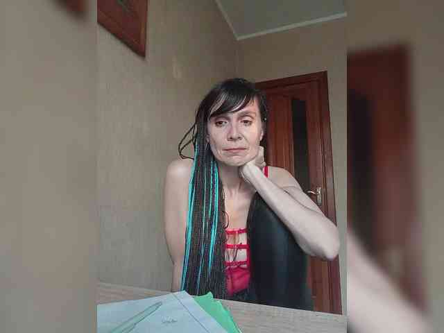 Hellenalonenochka webcam
