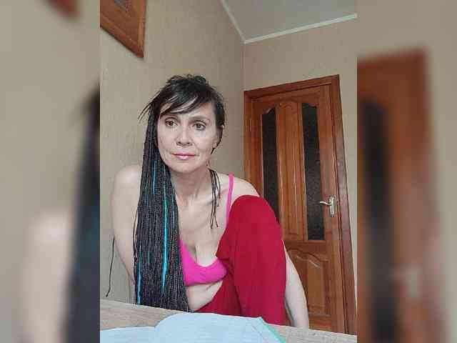 Hellenalonenochka webcam