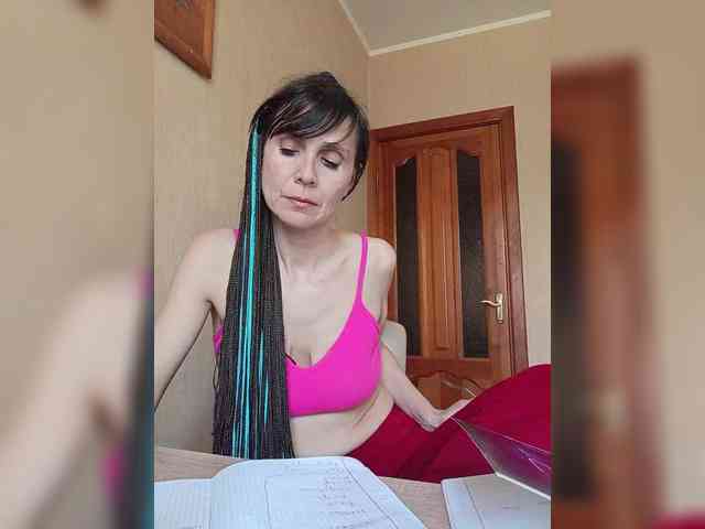 Hellenalonenochka webcam