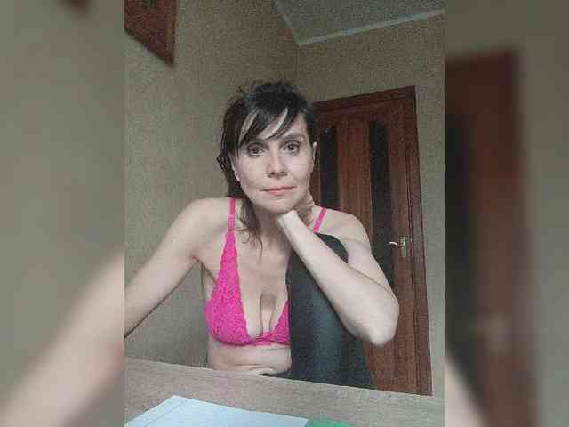 Hellenalonenochka webcam
