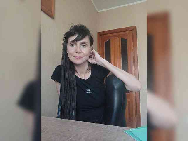 Hellenalonenochka webcam