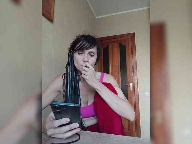 Model: Hellenalonenochka