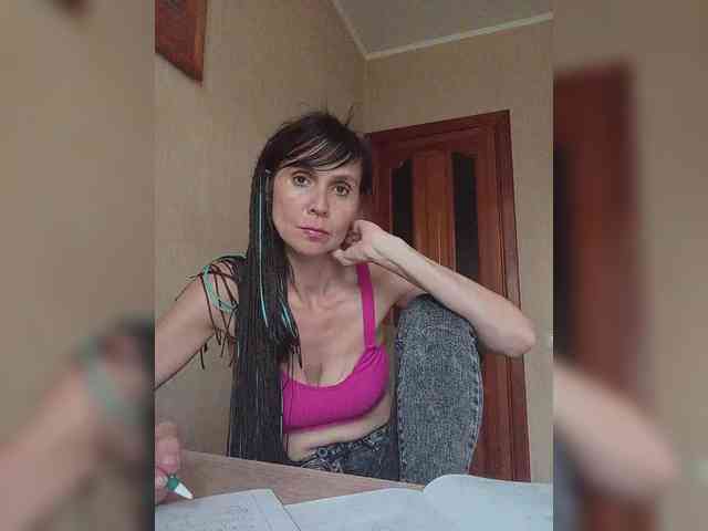 Hellenalonenochka webcam